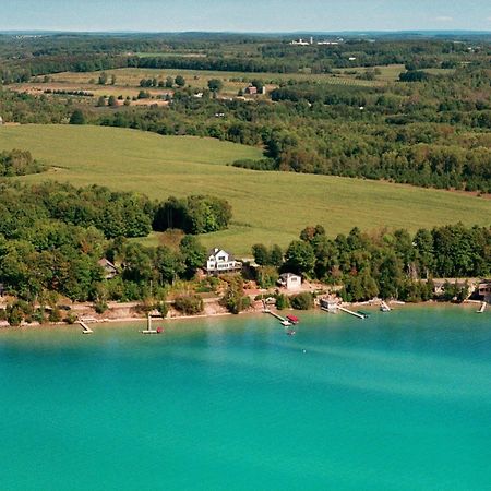 The Torch Lake Bed And Breakfast Central Lake Exterior photo